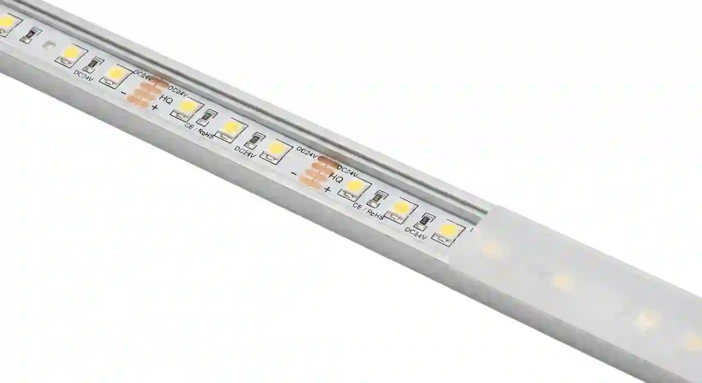 Rozměry LED pásku HQ šířka 8 mm výška 1,4 mm certifikáty CE RoHS záruka 3 roky pro vnitřní instalace